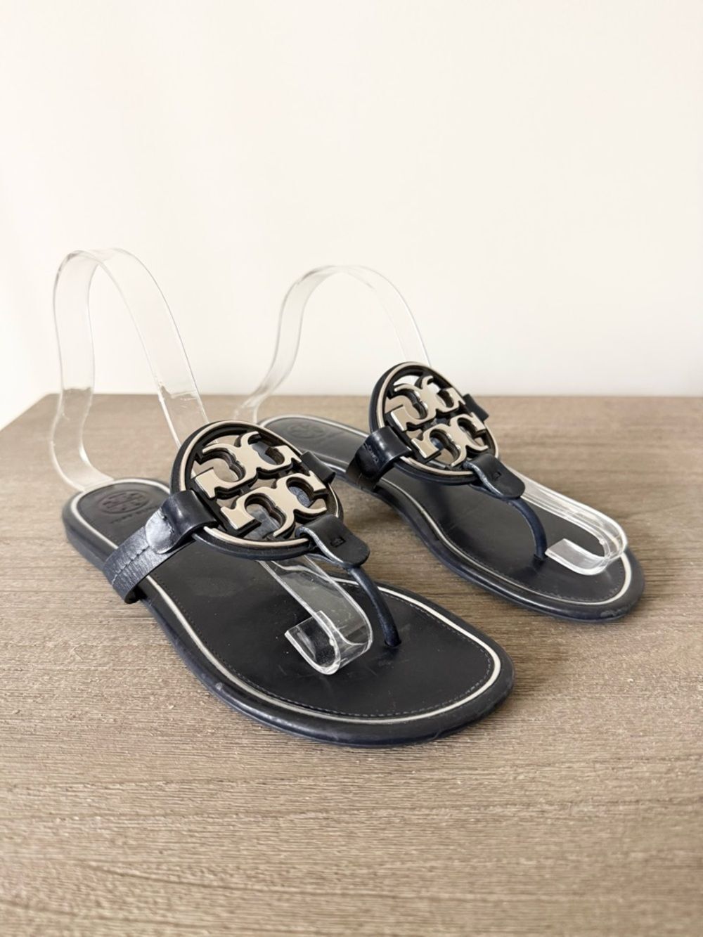Tory Burch Navy & Silver Miller Logo Thong Sandals Size 6.5 EUC
